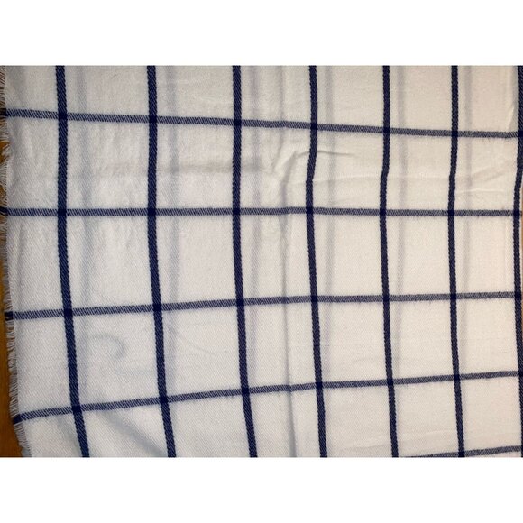 Hit Acrylic Scarf/Shawl - Picture 3 of 3